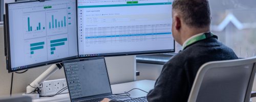 Which Governance Platforms Offer Role-Based Dashboards for Executives and Ward Managers?
